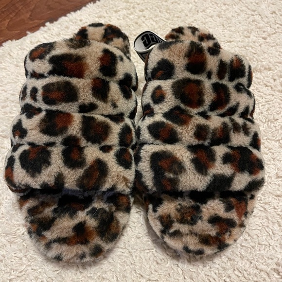 UGG Fluff Yeah in Leopard Print - Picture 2 of 7
